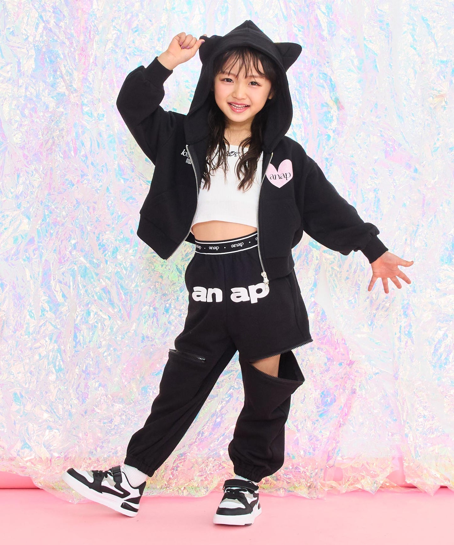 ブラック(110サイズ着用/身長：約113cm)