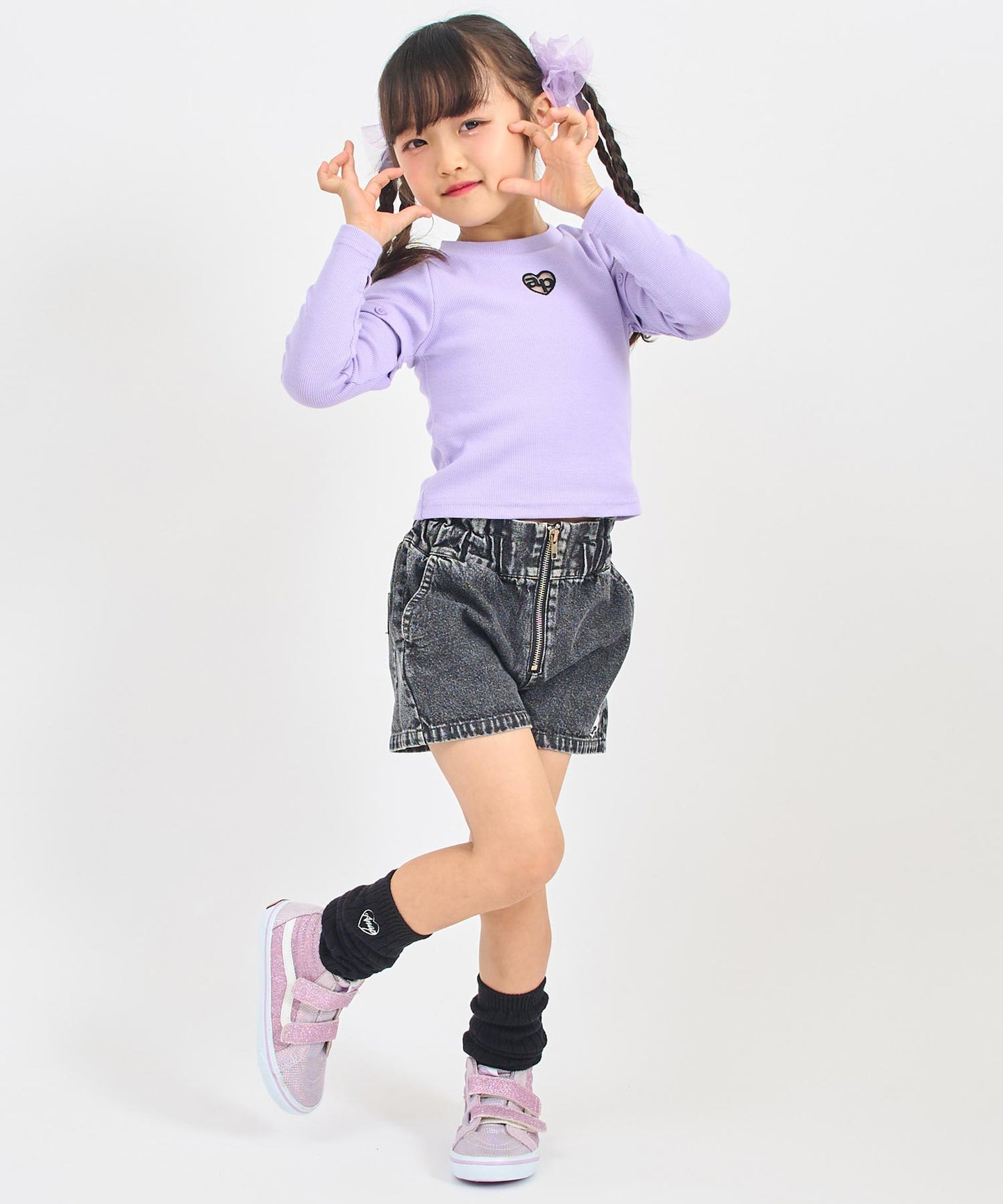 ブラック(110サイズ着用/身長：約112cm)