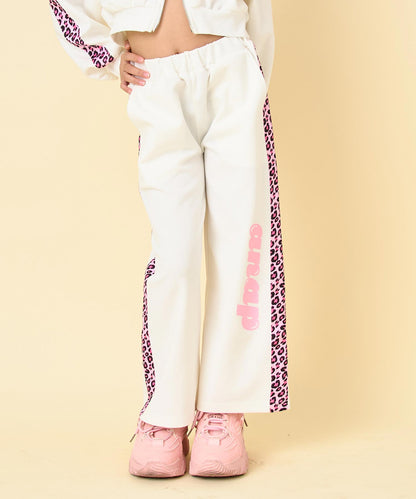 オフホワイト(120サイズ着用/身長：約128cm)