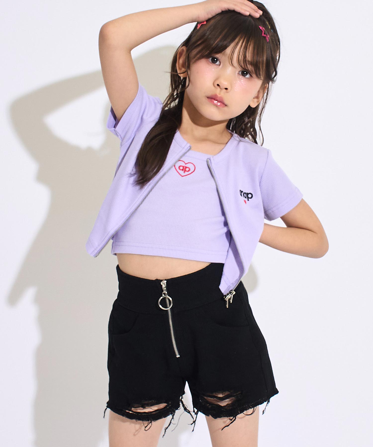 ブラック(120サイズ着用/身長：約125cm)