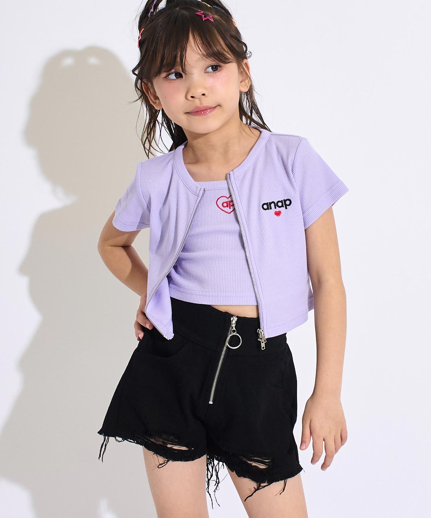 ブラック(120サイズ着用/身長：約125cm)