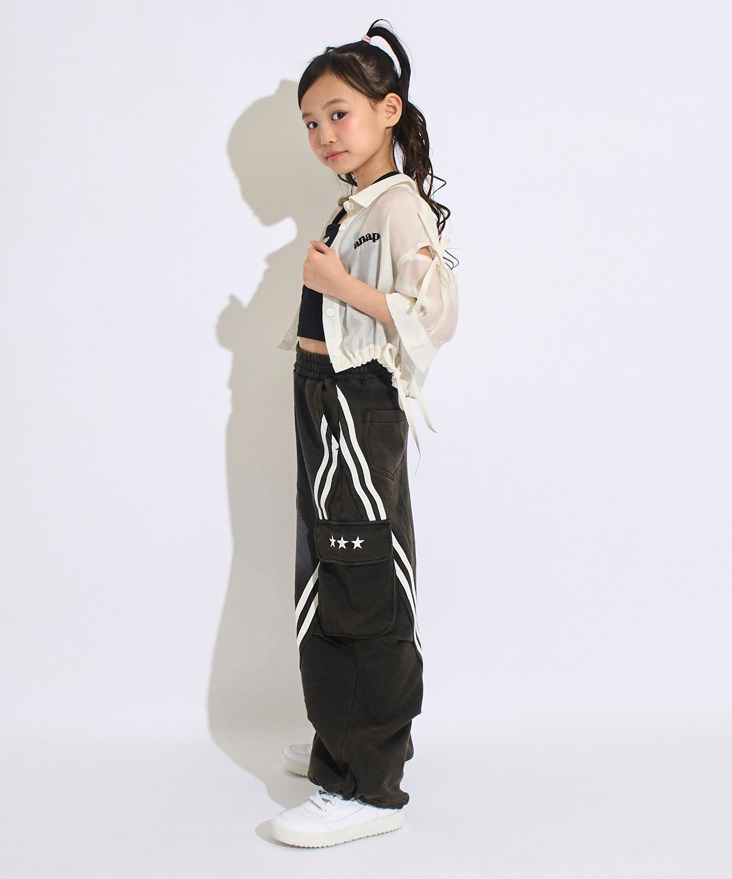 ブラック(130サイズ着用/身長：約128cm)