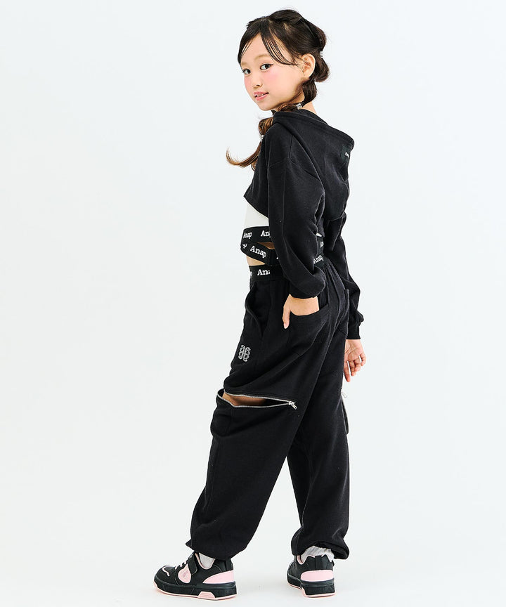 ブラック(130サイズ着用/身長：約128cm)