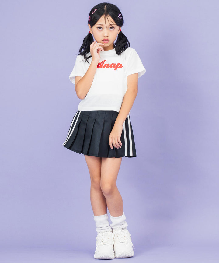 ホワイト(120サイズ着用/身長：約128cm)