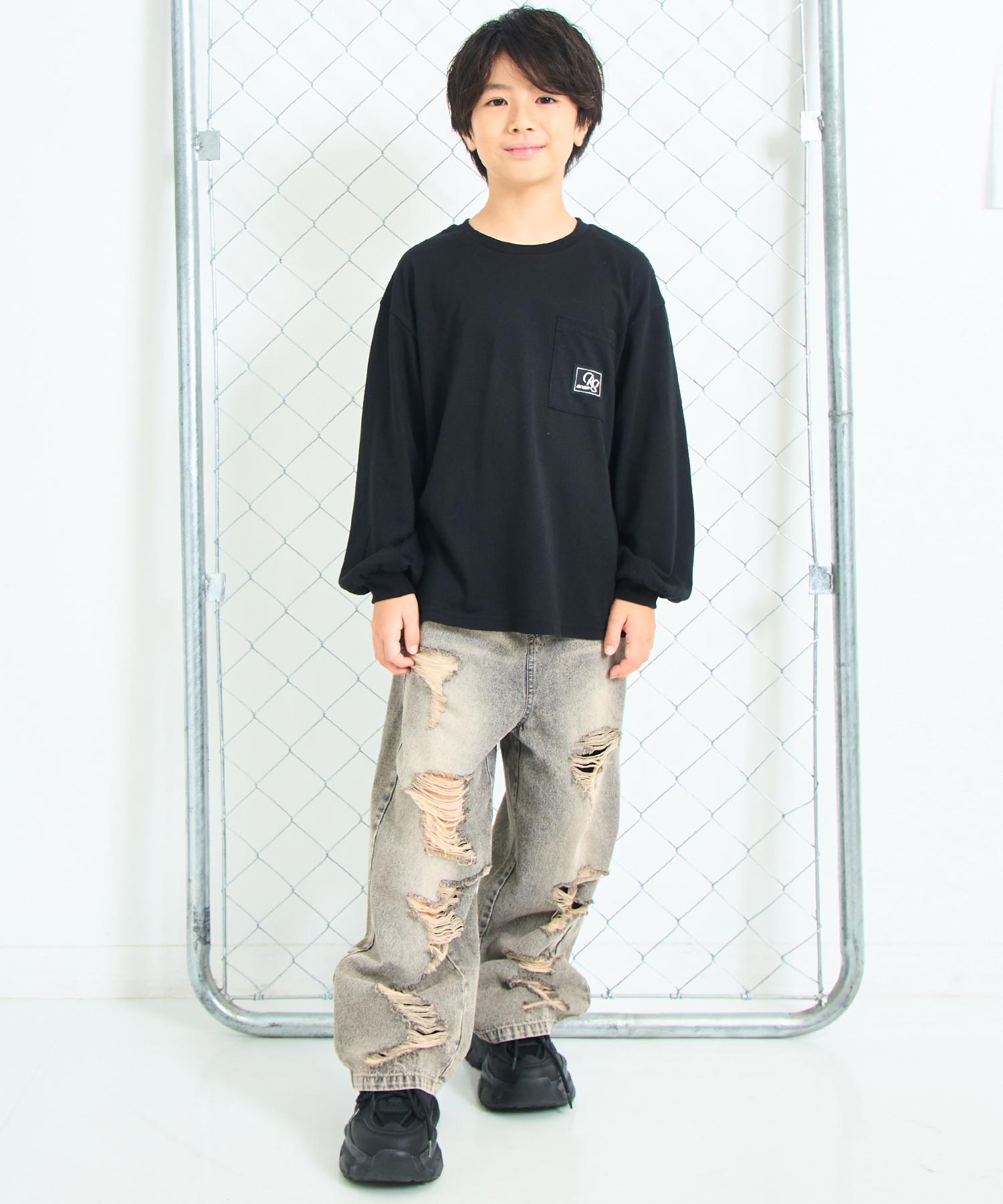 ブラック(130サイズ着用/身長：約129cm)