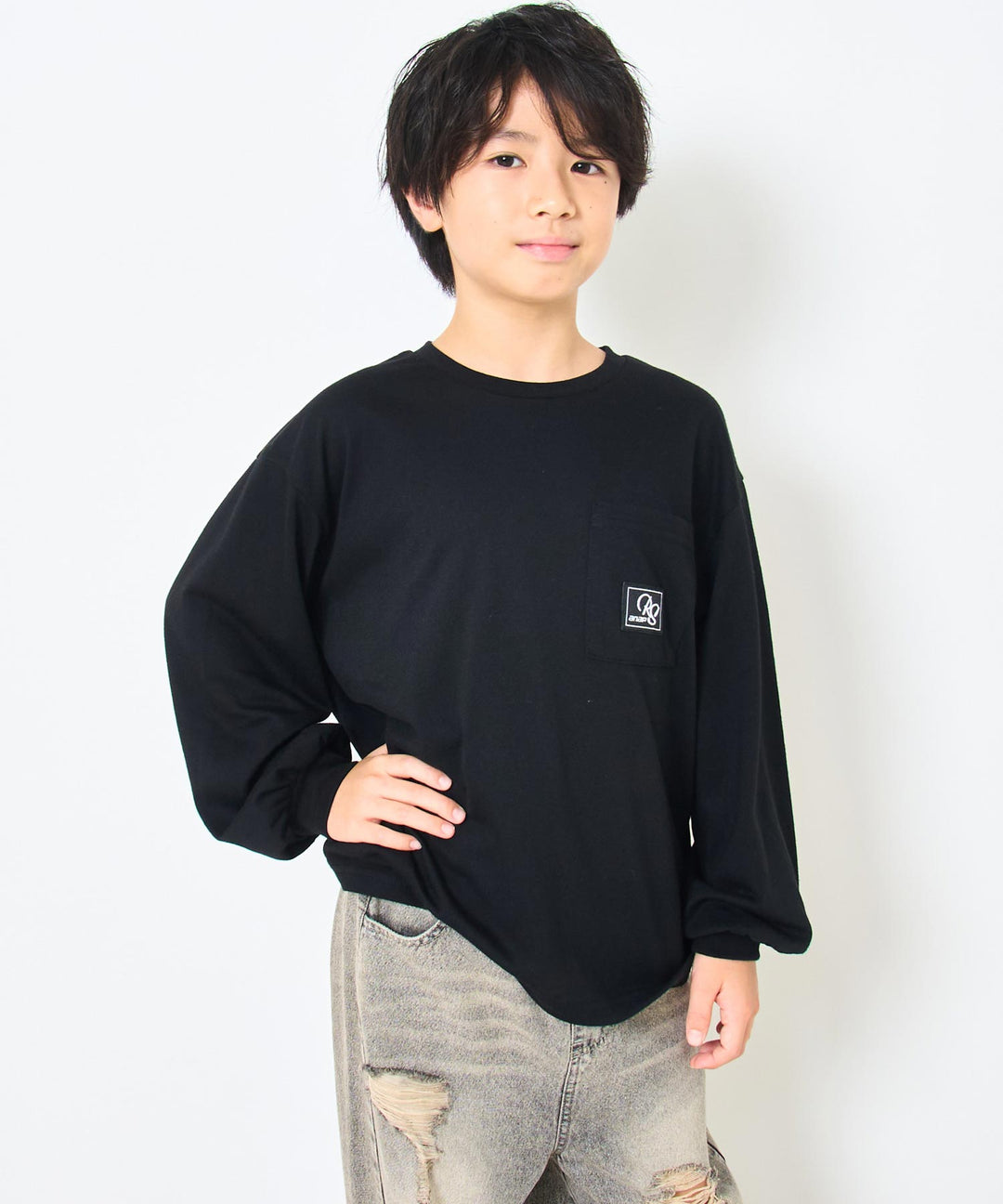 ブラック(130サイズ着用/身長：約129cm)