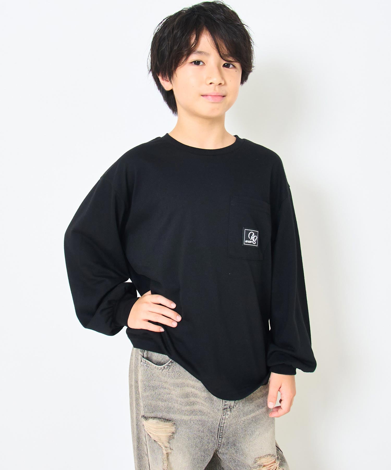ブラック(130サイズ着用/身長：約129cm)