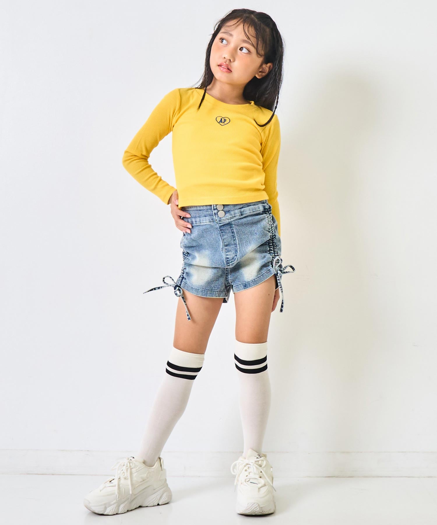 イエロー(120サイズ着用/身長：約128cm)