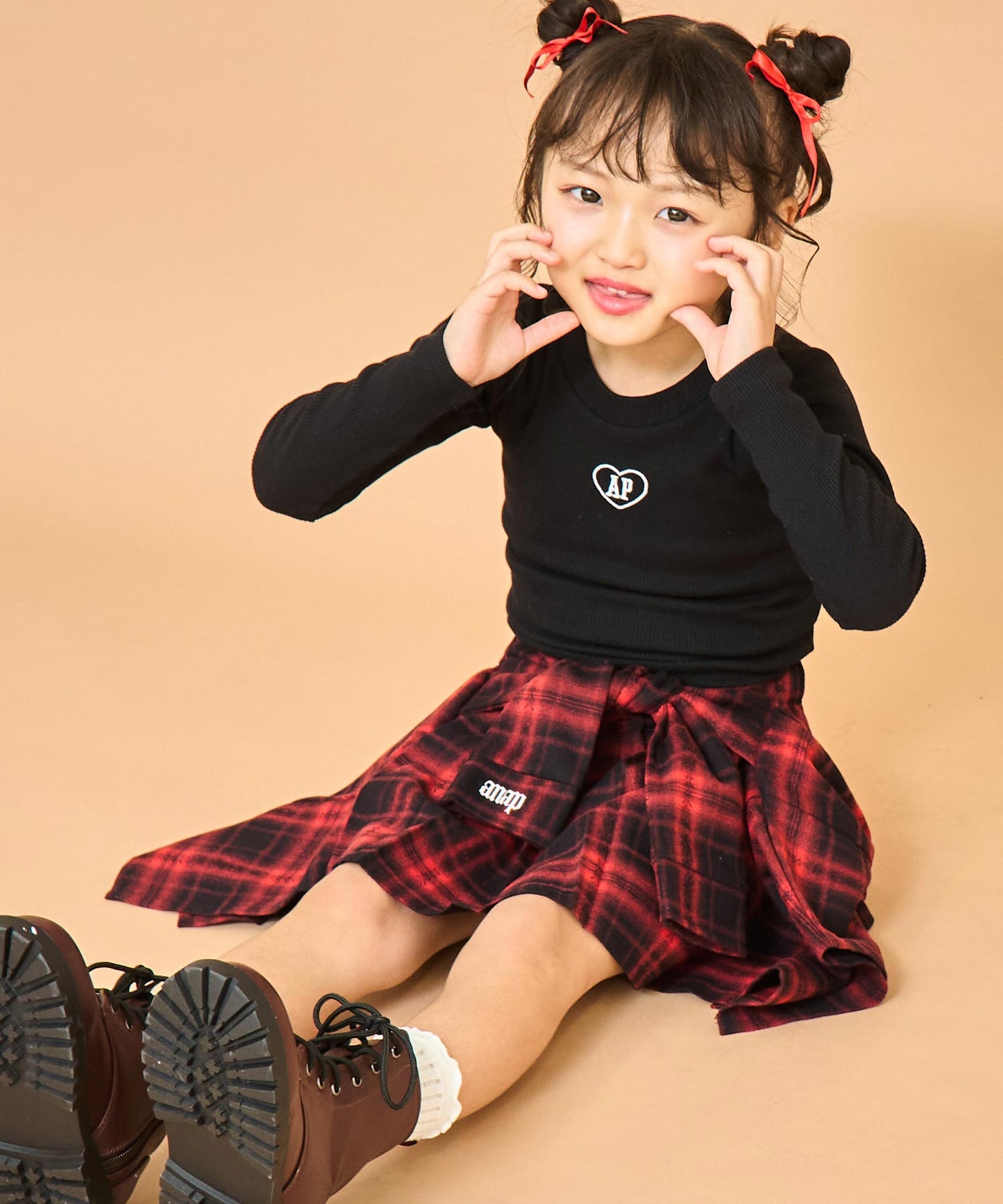 ブラック(110サイズ着用/身長：約112cm)