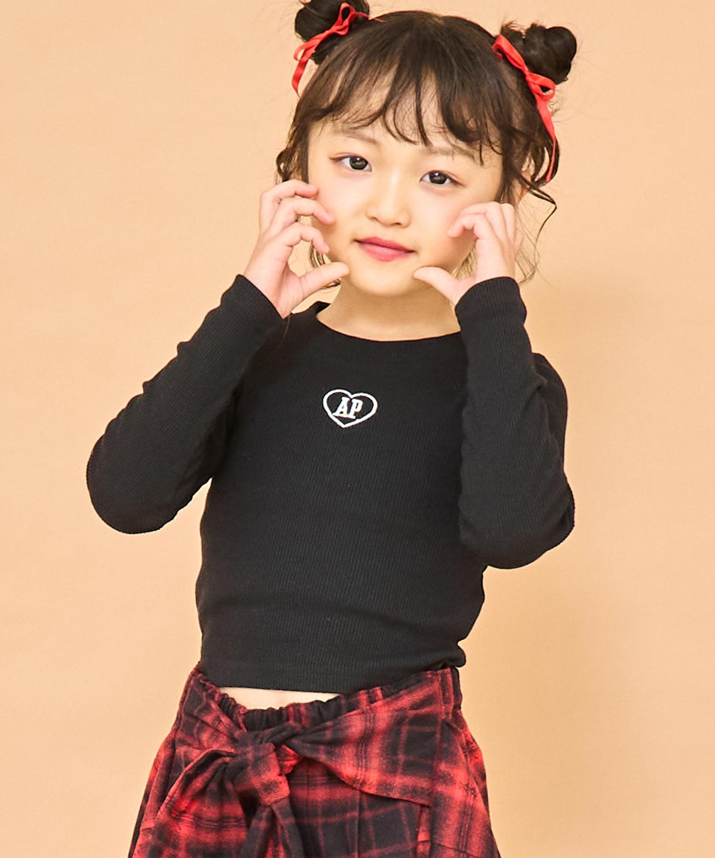 ブラック(110サイズ着用/身長：約112cm)