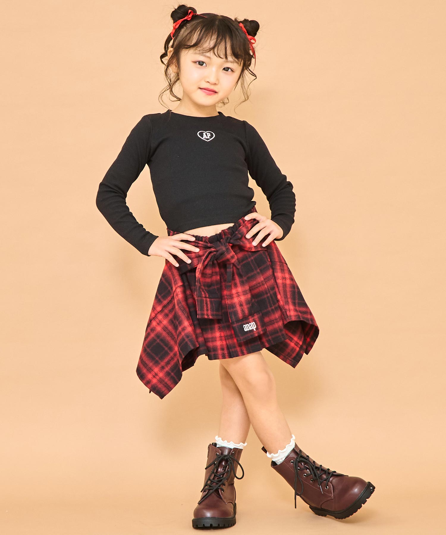 ブラック(110サイズ着用/身長：約112cm)