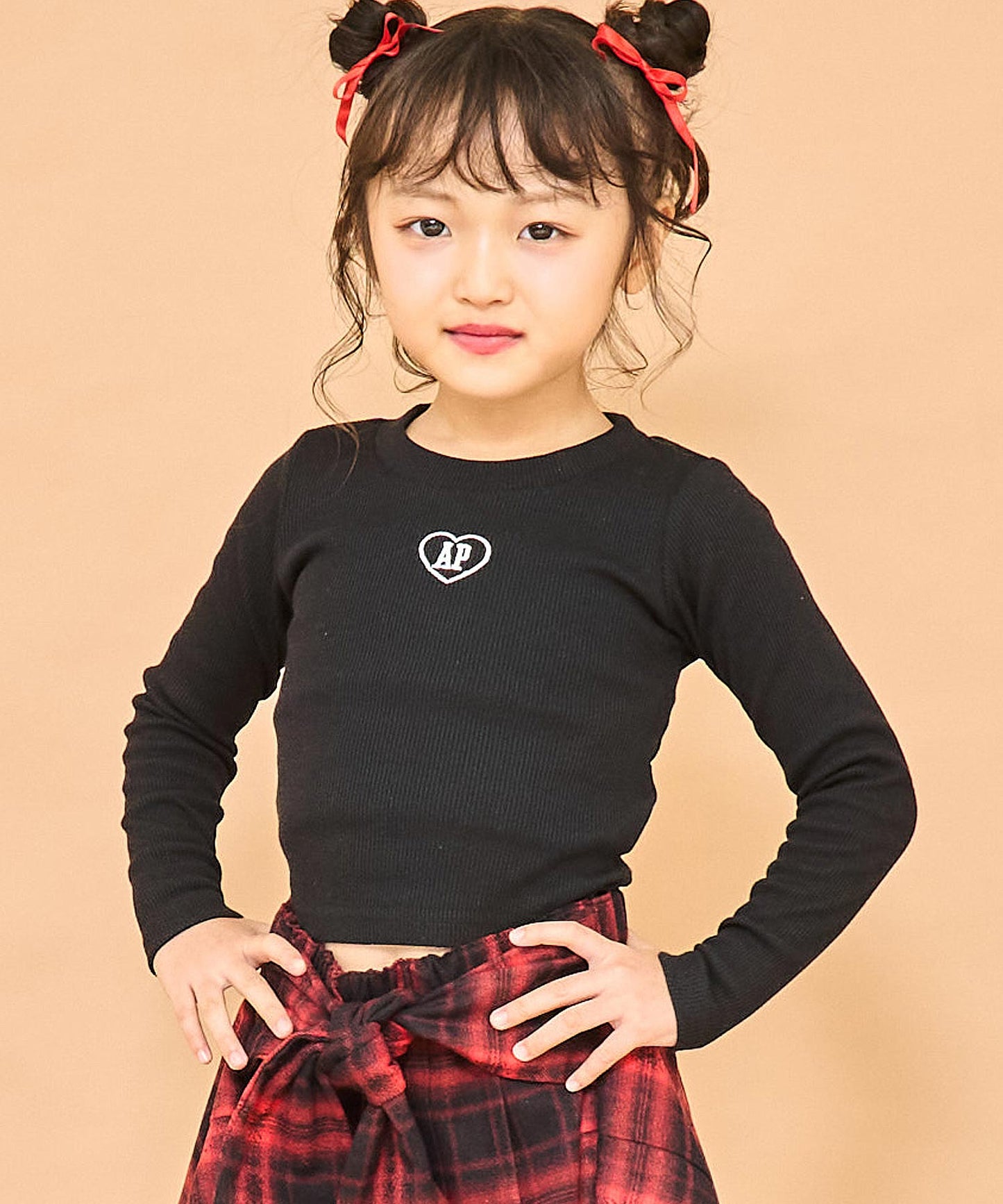 ブラック(110サイズ着用/身長：約112cm)