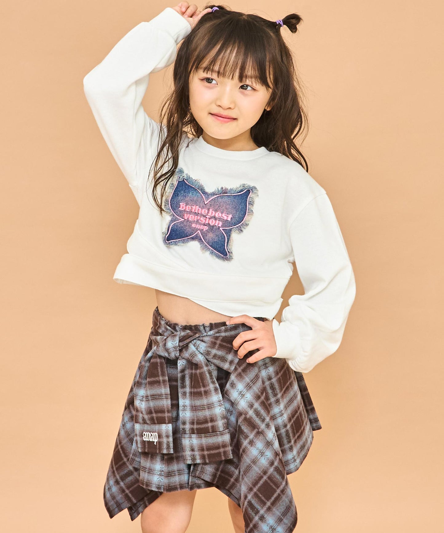 ホワイト(110サイズ着用/身長：約112cm)