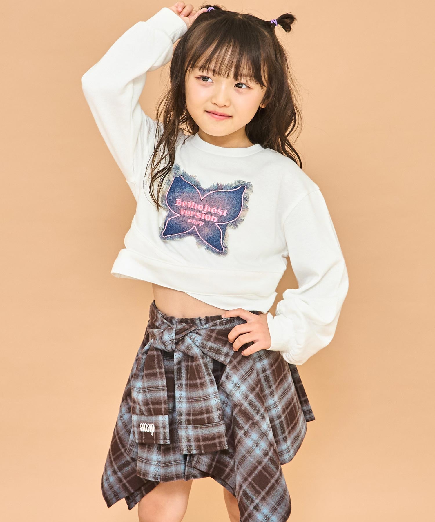 ホワイト(110サイズ着用/身長：約112cm)