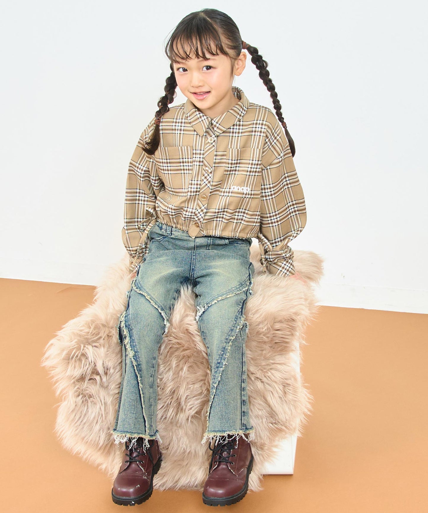 ベージュ(110サイズ着用/身長：約112cm)