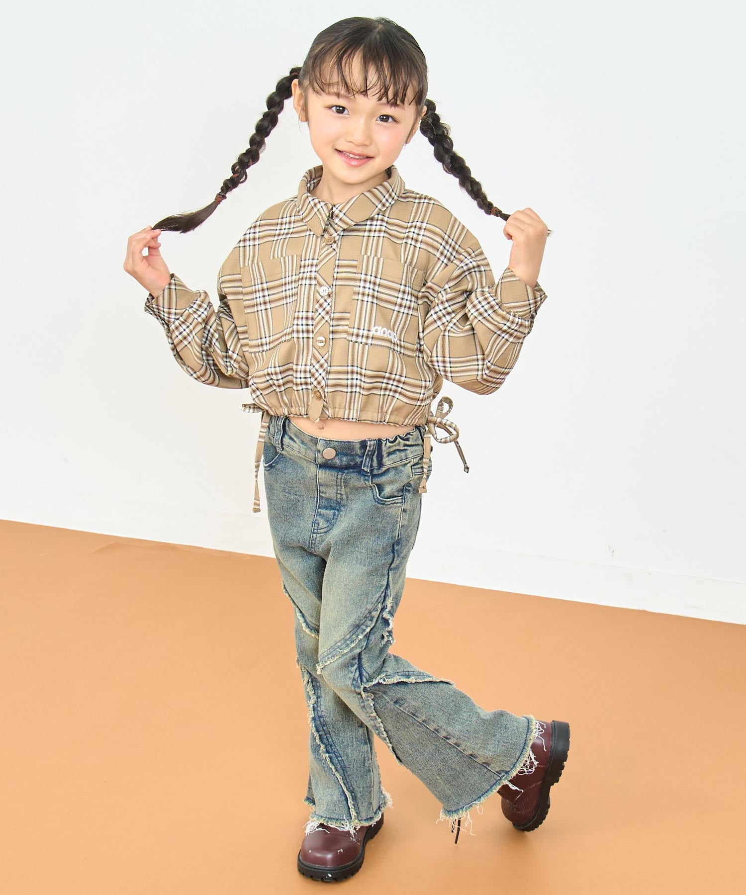 ベージュ(110サイズ着用/身長：約112cm)