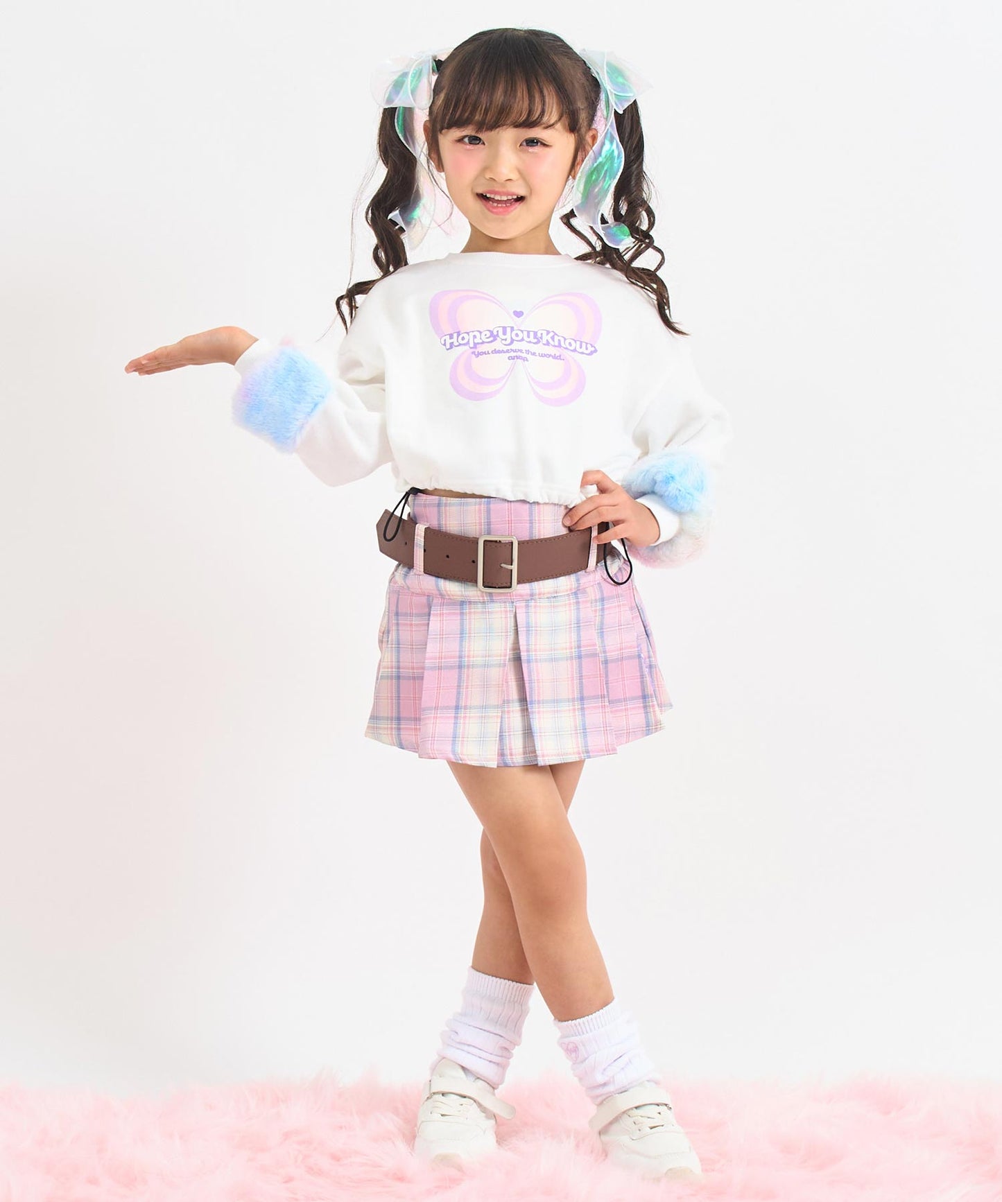 ホワイト(110サイズ着用/身長：約113cm)