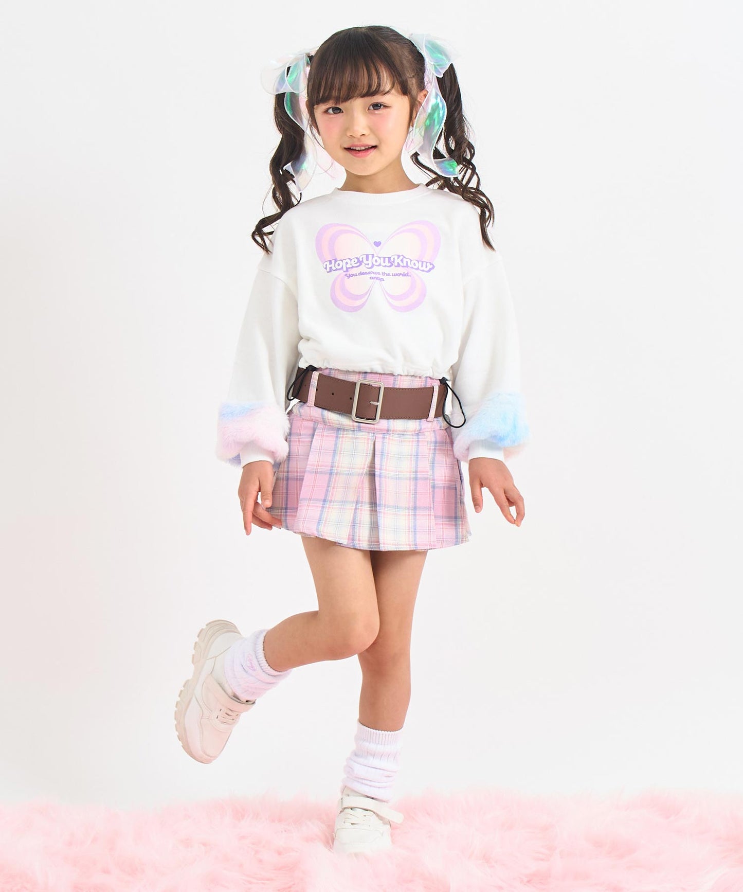 ホワイト(110サイズ着用/身長：約113cm)