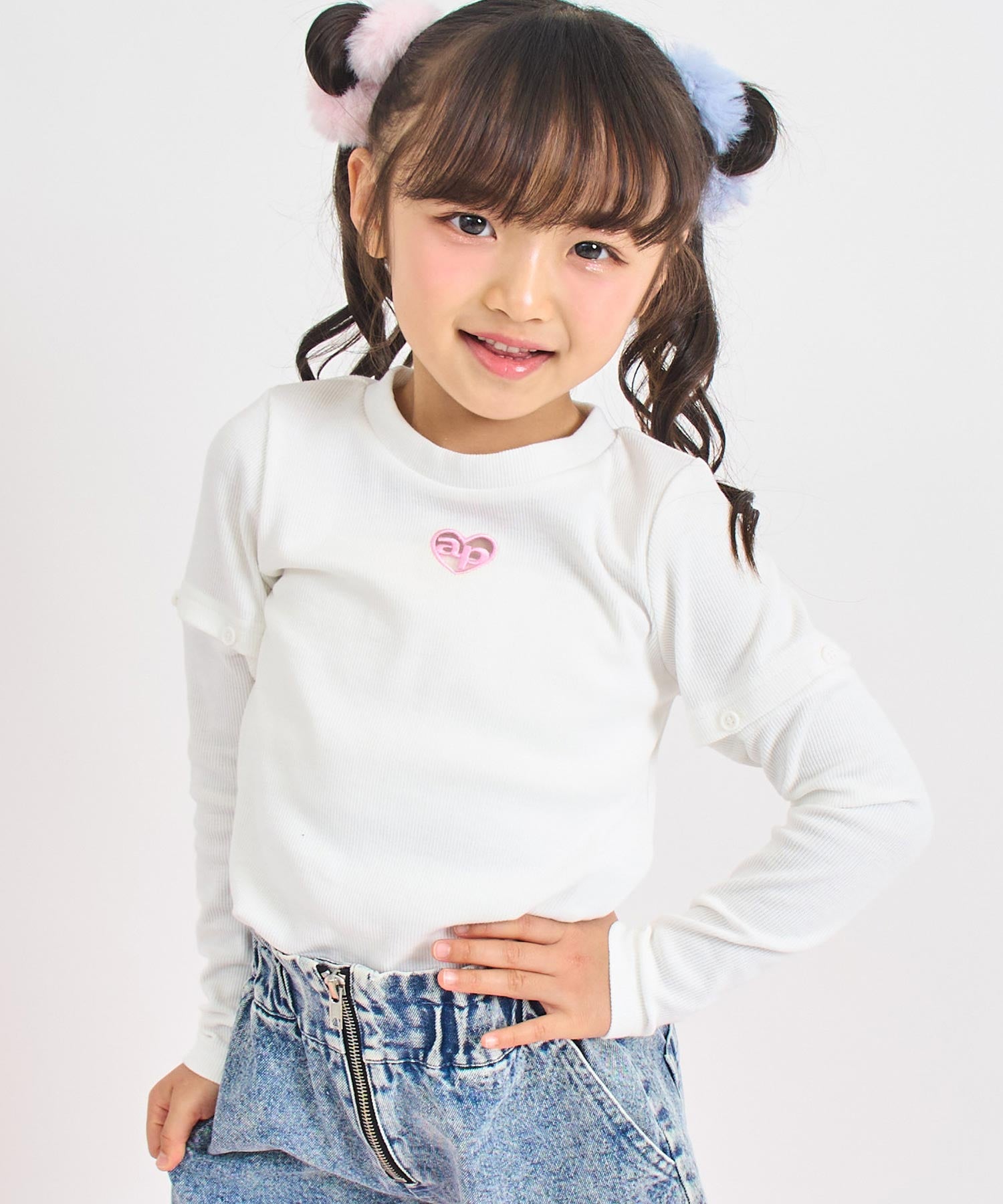 ホワイト(110サイズ着用/身長：約112cm)