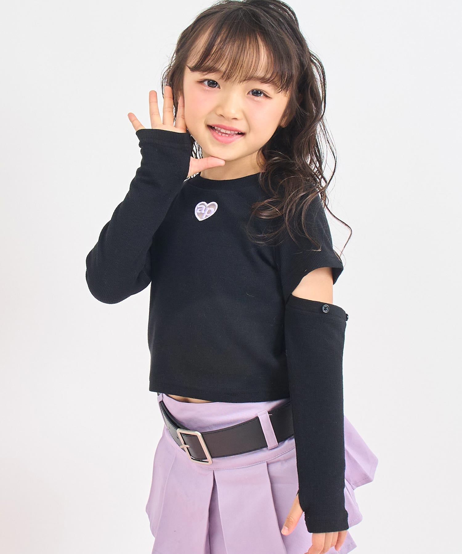 ブラック(110サイズ着用/身長：約112cm)