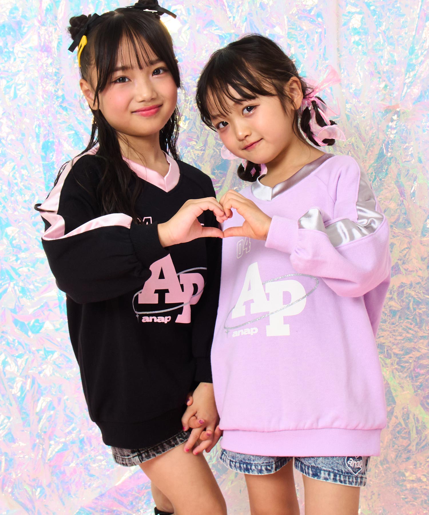 ブラック(110サイズ着用/身長：約115cm)、ラベンダー(110サイズ着用/身長：約112cm)