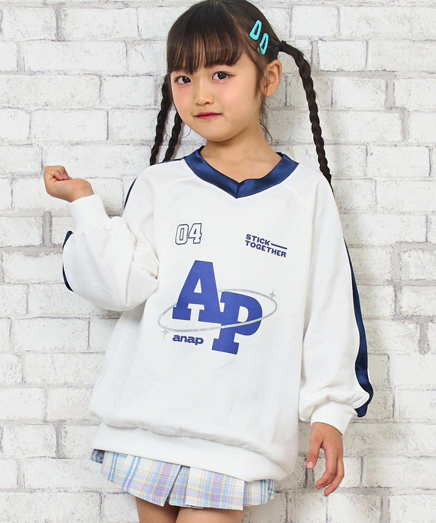 ホワイト(110サイズ着用/身長：約112cm)