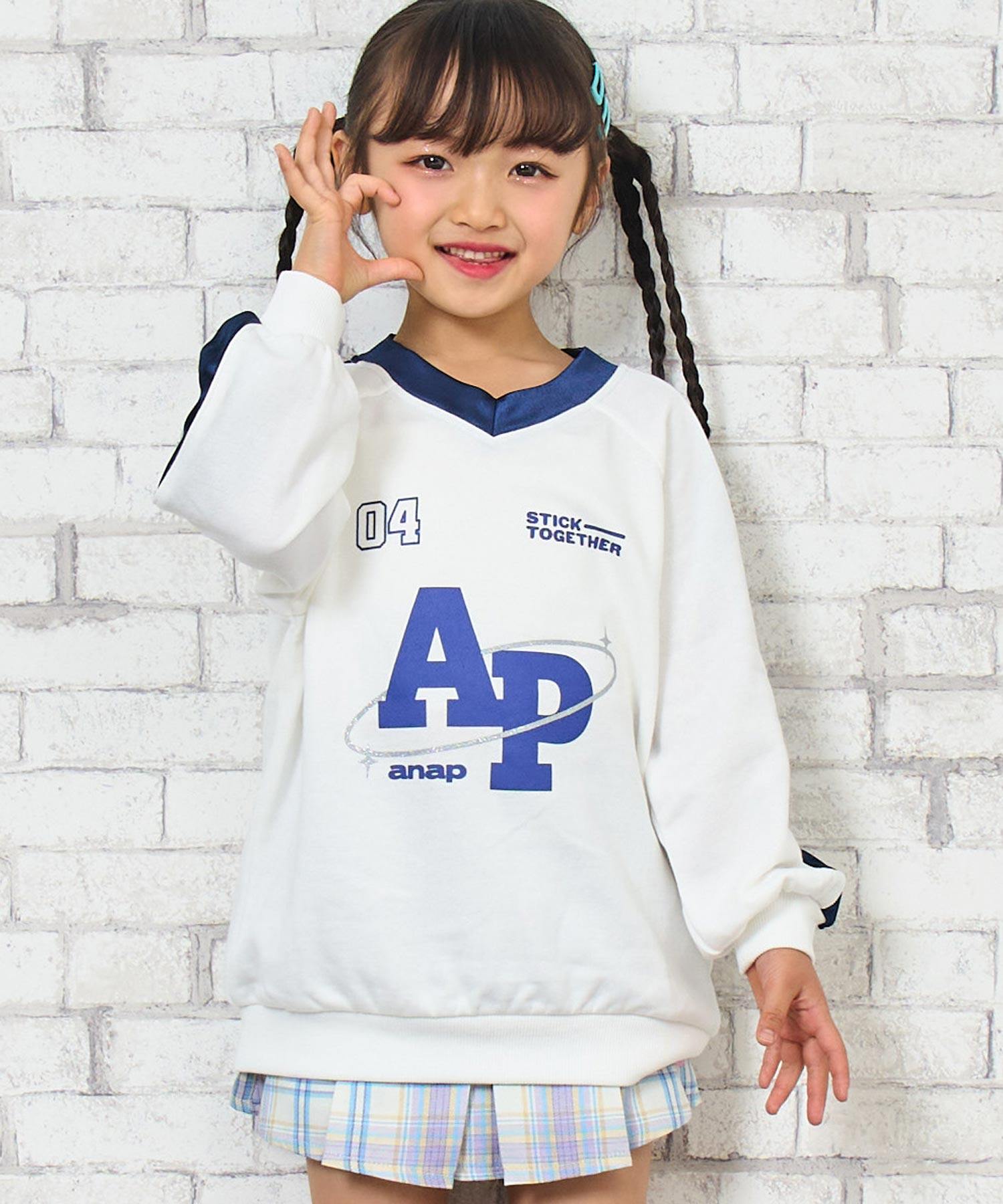 ホワイト(110サイズ着用/身長：約112cm)