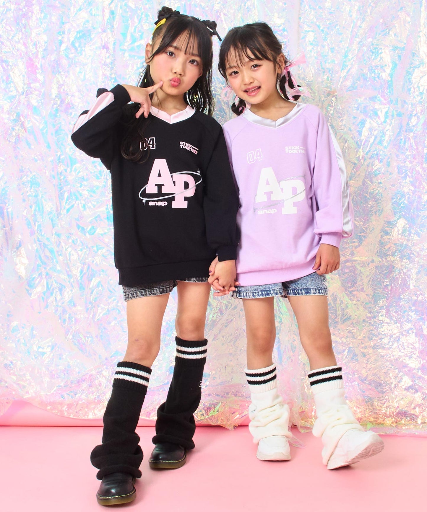 ブラック(110サイズ着用/身長：約115cm)、ラベンダー(110サイズ着用/身長：約112cm)