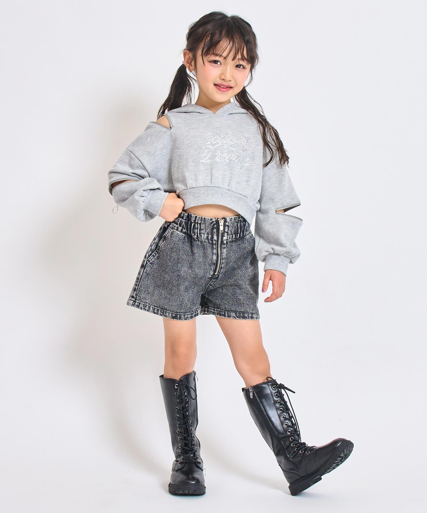 ライトグレー(110サイズ着用/身長：約113cm)