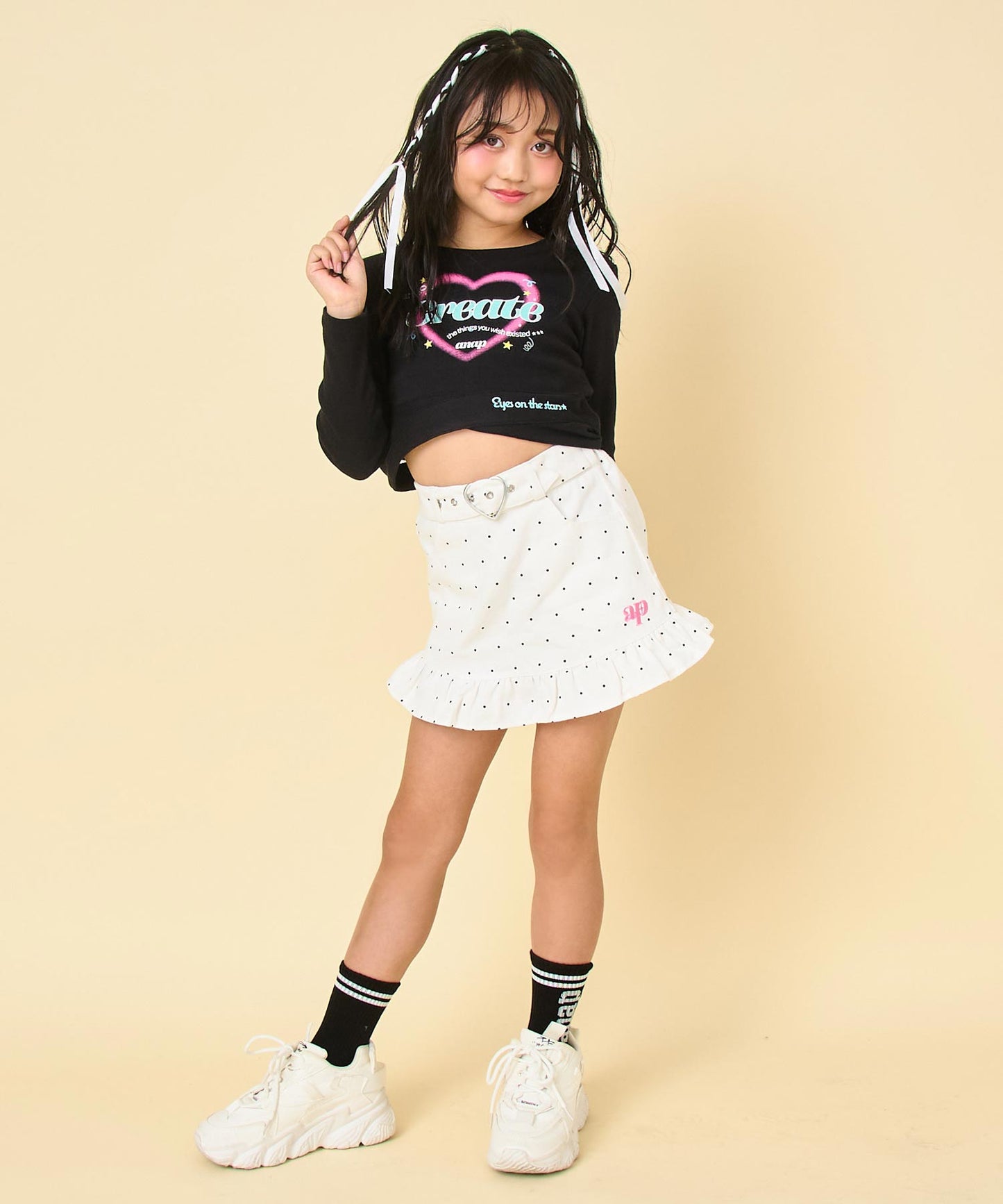 ブラック(120サイズ着用/身長：約128cm)