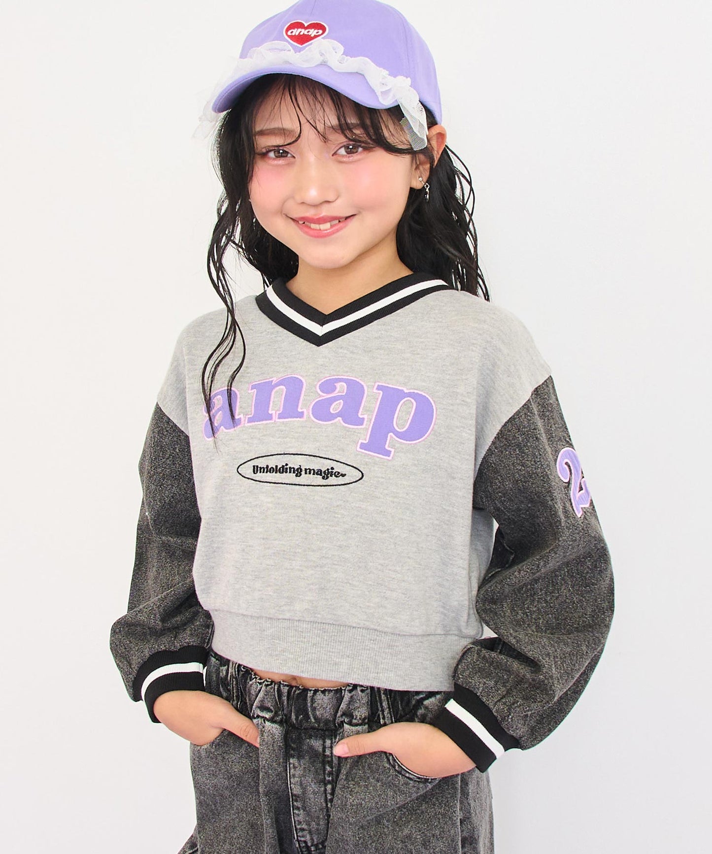 ライトグレー(120サイズ着用/身長：約128cm)