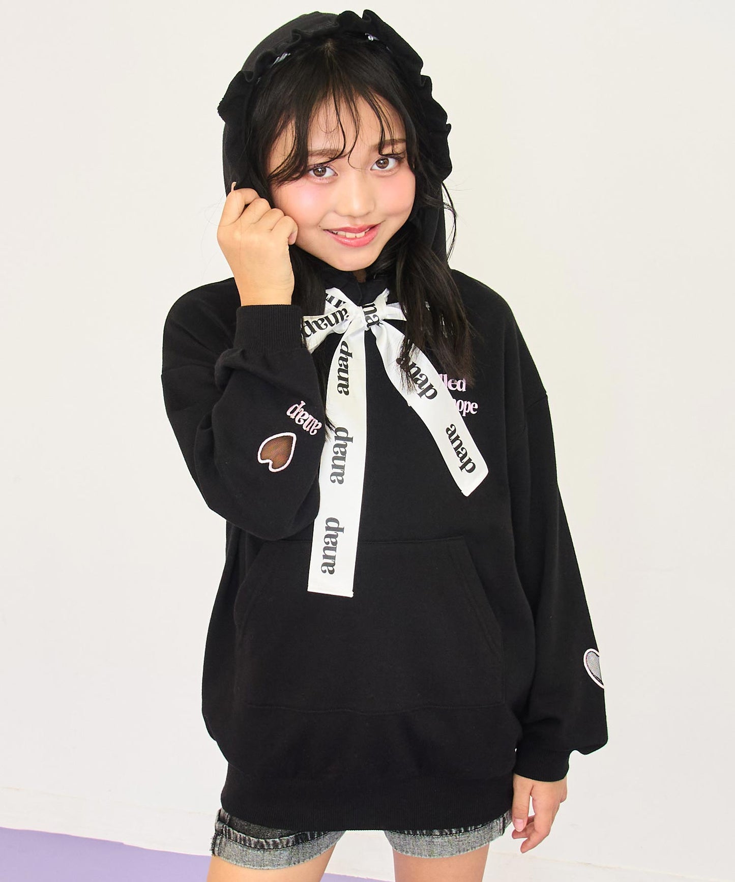 ブラック(120サイズ着用/身長：約128cm)