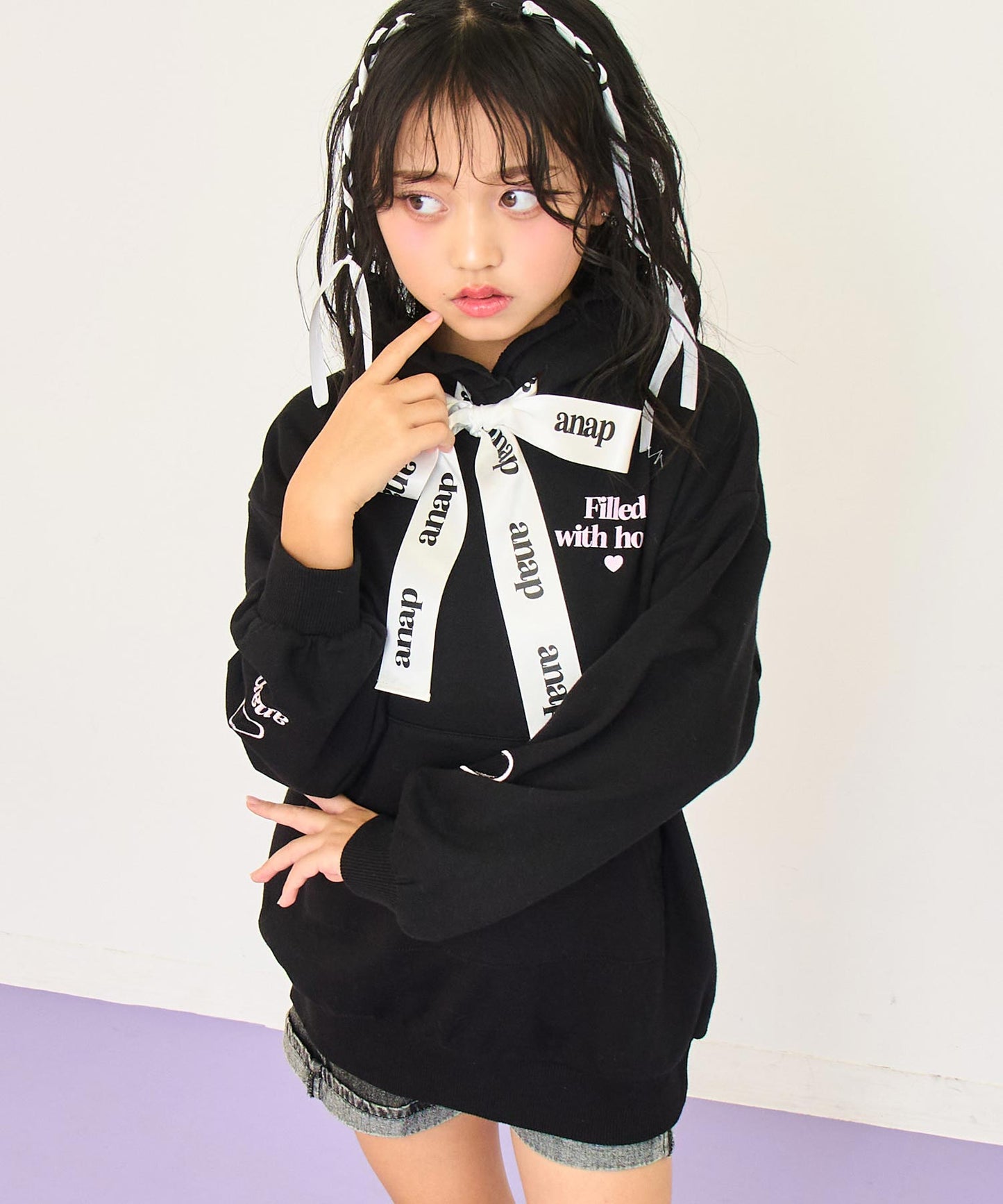 ブラック(120サイズ着用/身長：約128cm)