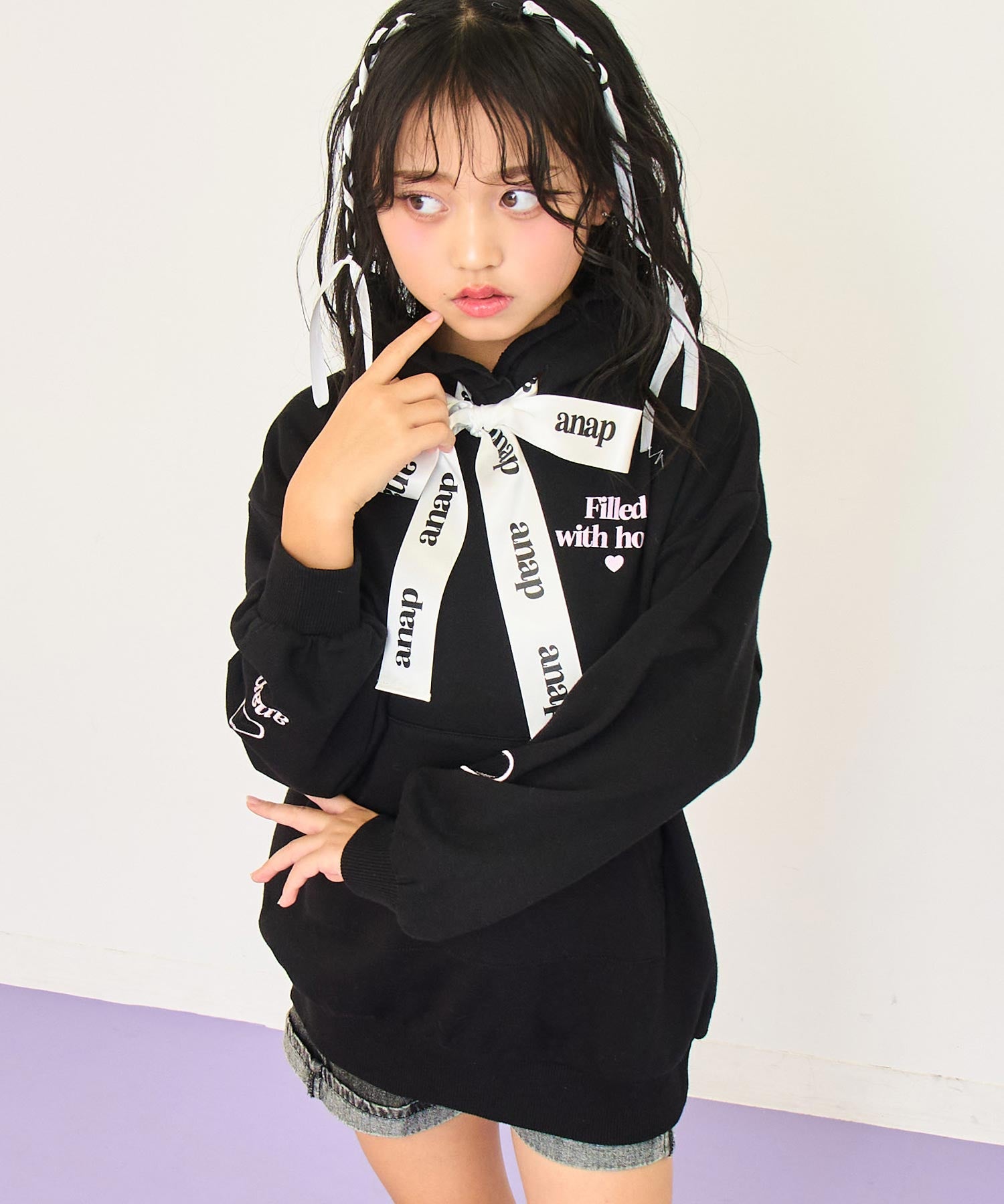 ブラック(120サイズ着用/身長：約128cm)