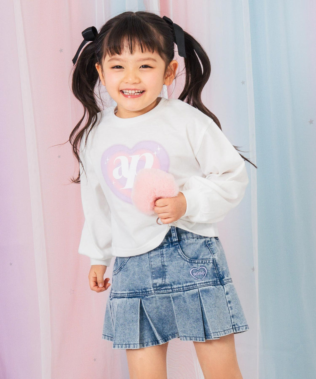 ホワイト(110サイズ着用/身長：約103cm)