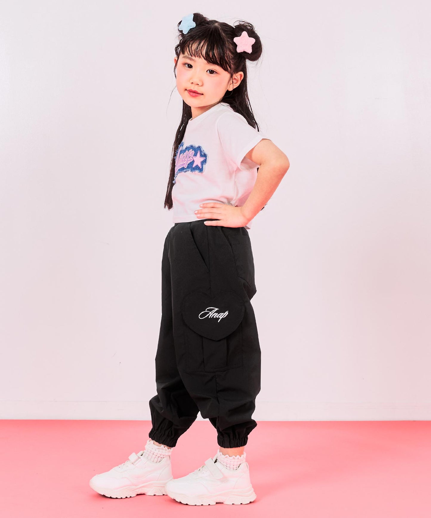 ホワイト(110サイズ着用/身長：約110cm)