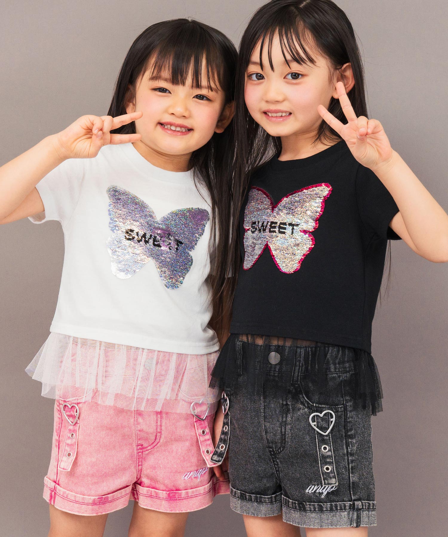 ホワイト(110サイズ着用/身長：約103cm)
ブラック(110サイズ着用/身長：約106cm)