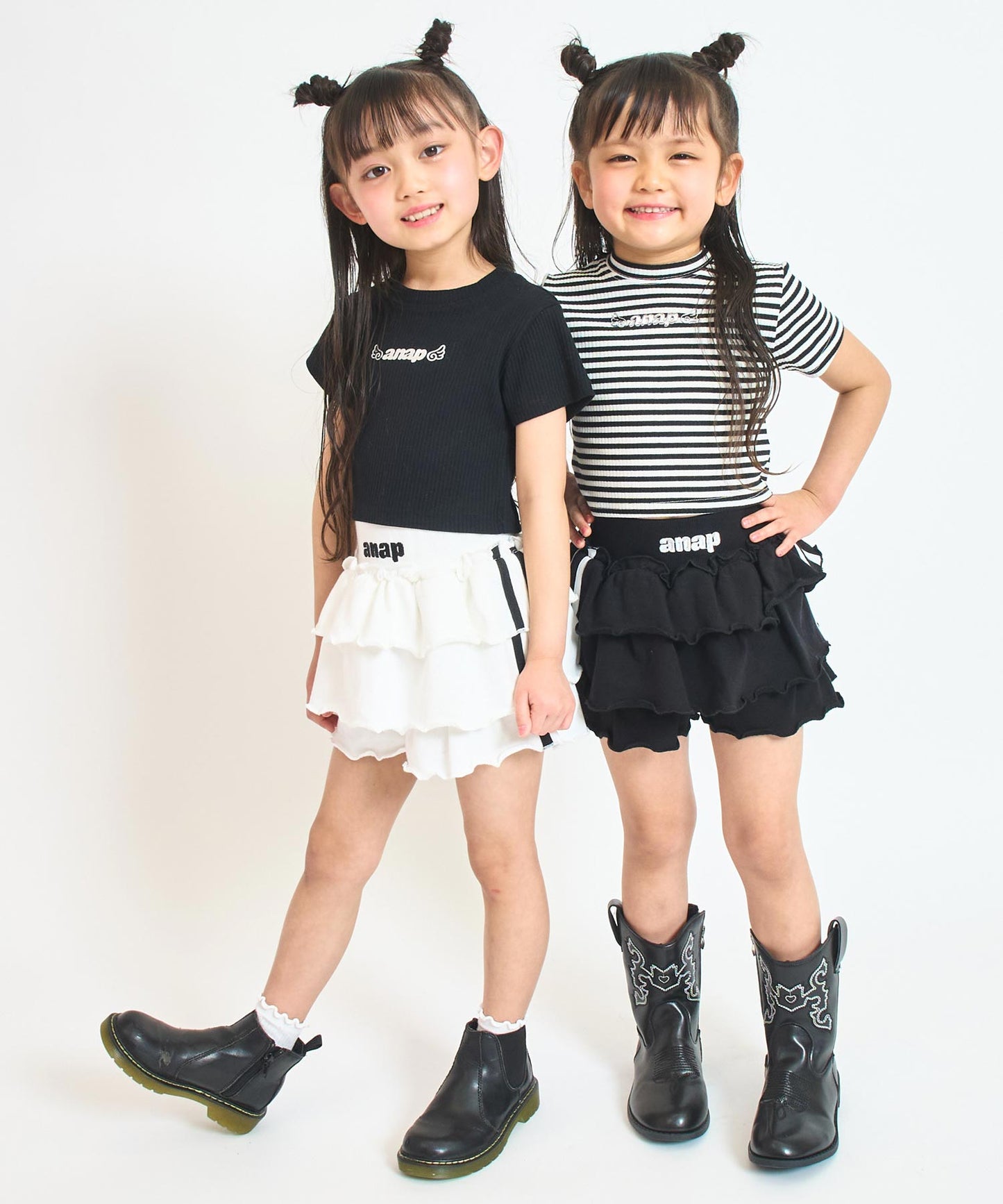ブラック(110サイズ着用/身長：約106cm)
ブラック/ホワイト(110サイズ着用/身長：約106cm)