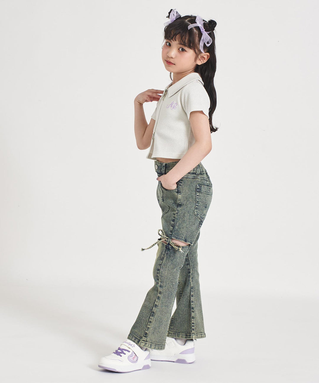 ホワイト(120サイズ着用/身長：約123cm)