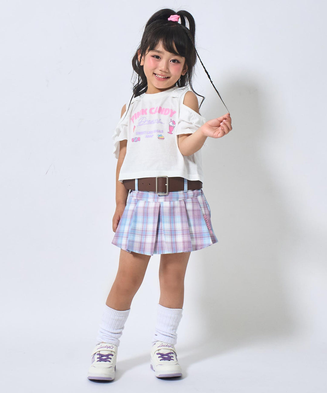 ホワイト(110サイズ着用/身長：約110cm)