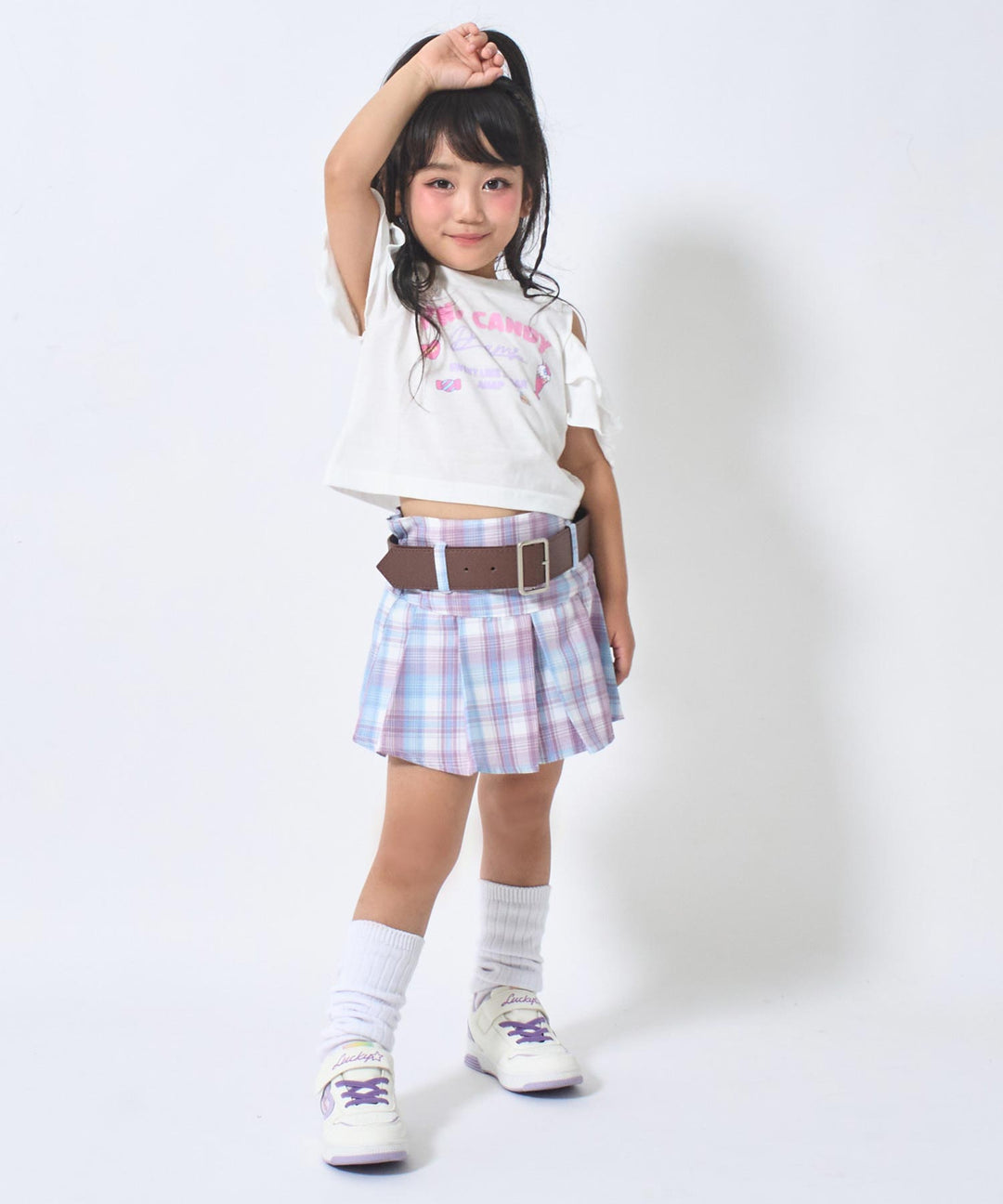 ホワイト(110サイズ着用/身長：約110cm)
