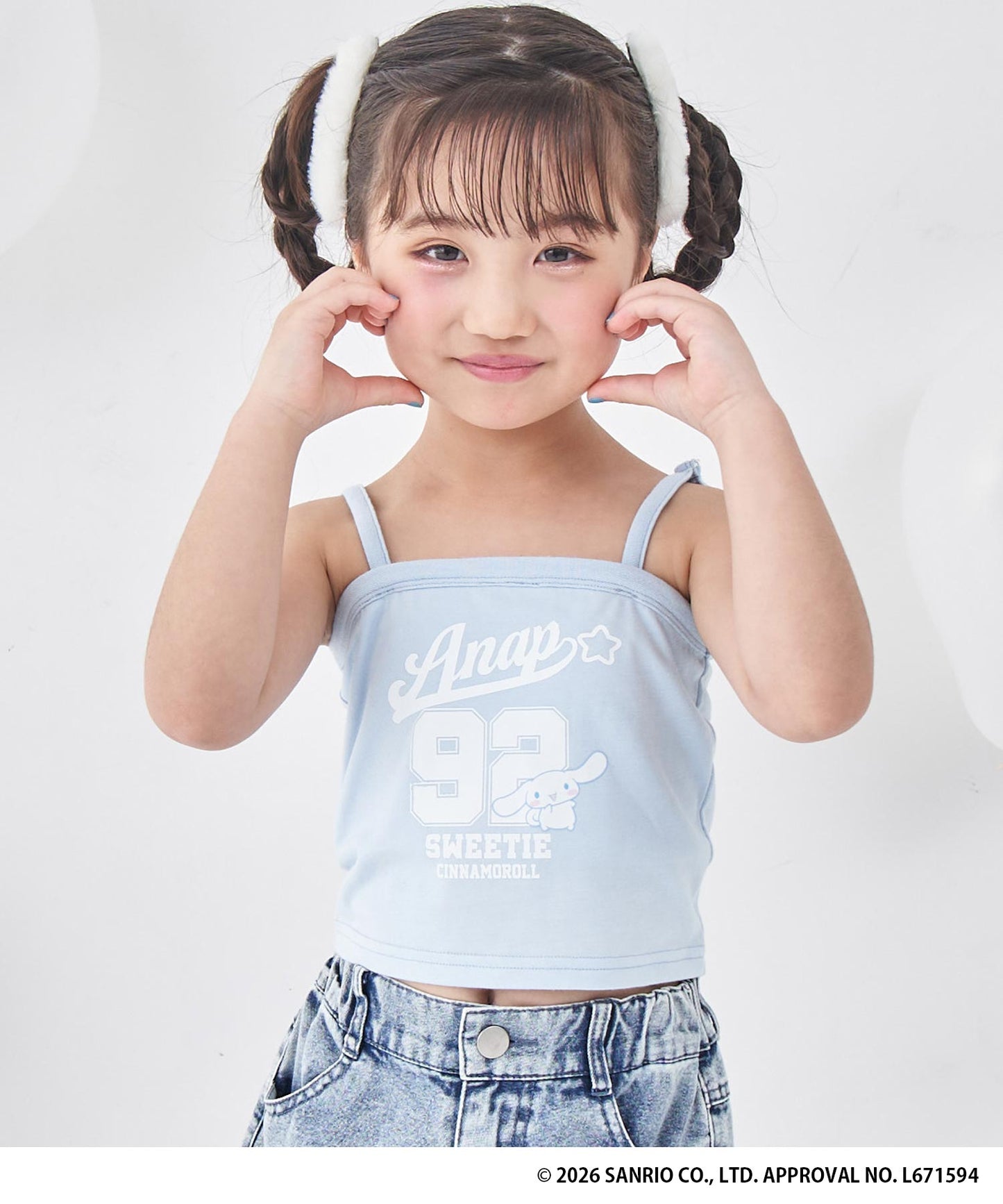ライトブルー(120サイズ着用/身長：約114cm)