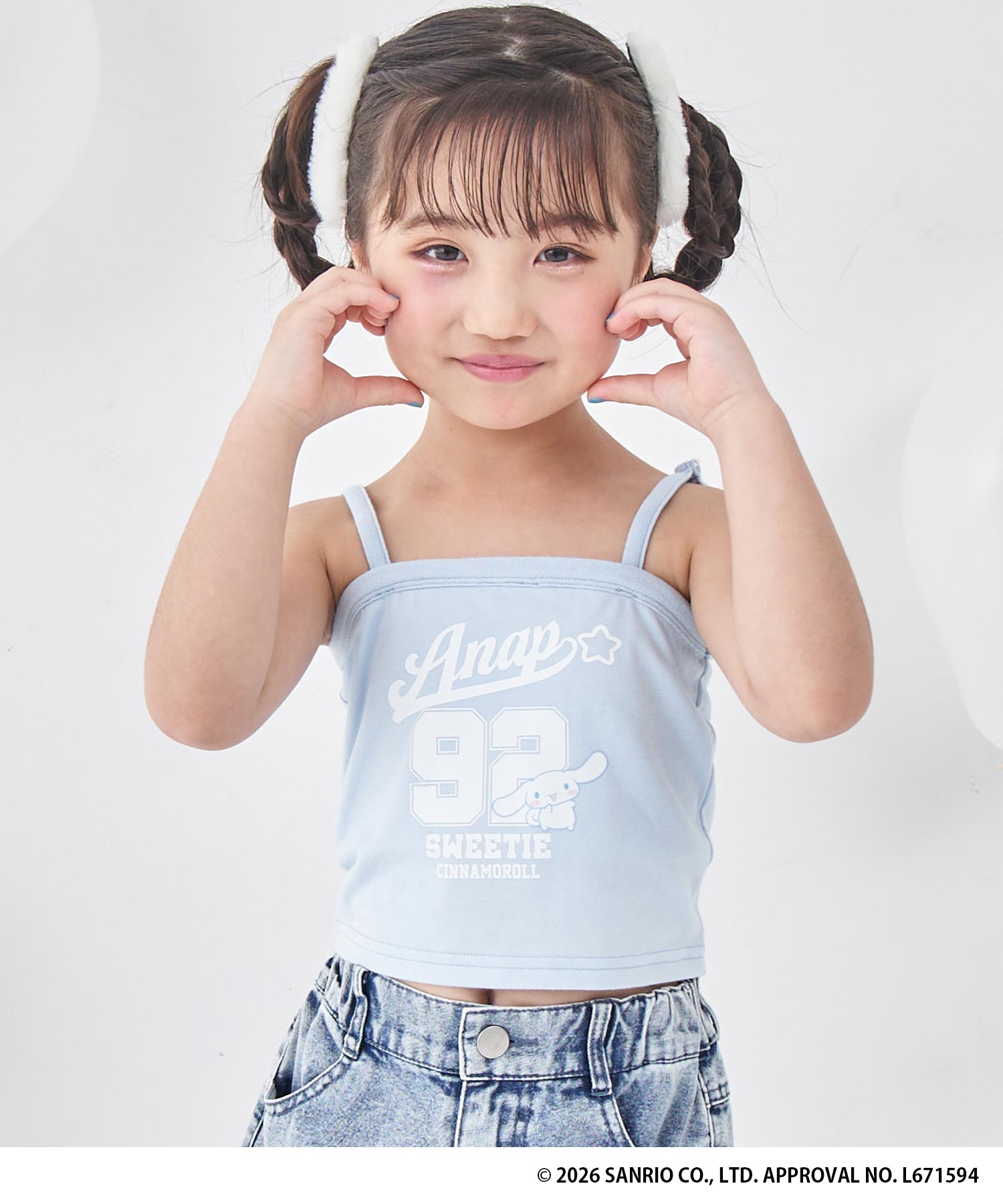 ライトブルー(120サイズ着用/身長：約114cm)