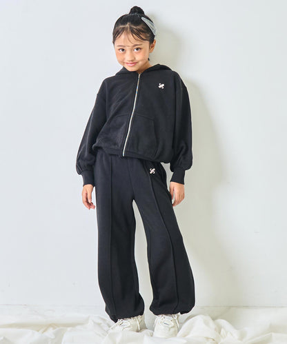ブラック(120サイズ着用/身長：約128cm)