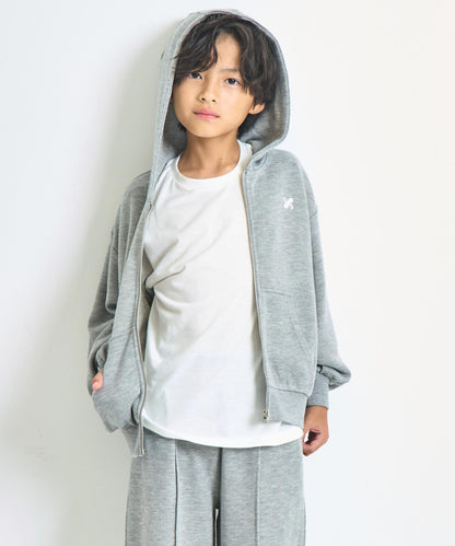 グレー(130サイズ着用/身長：約130cm)