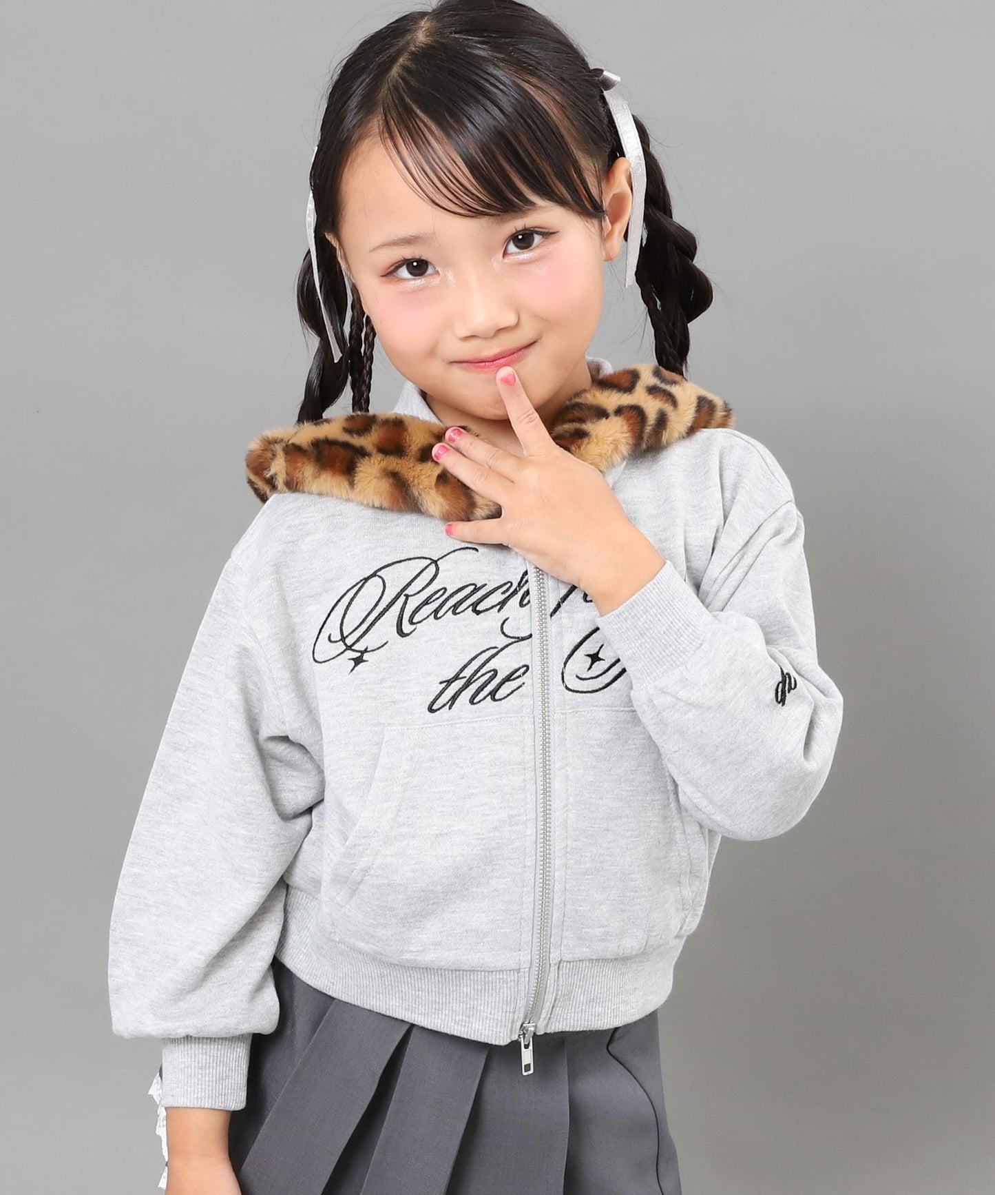 ライトグレー(110サイズ着用/身長：約115cm)