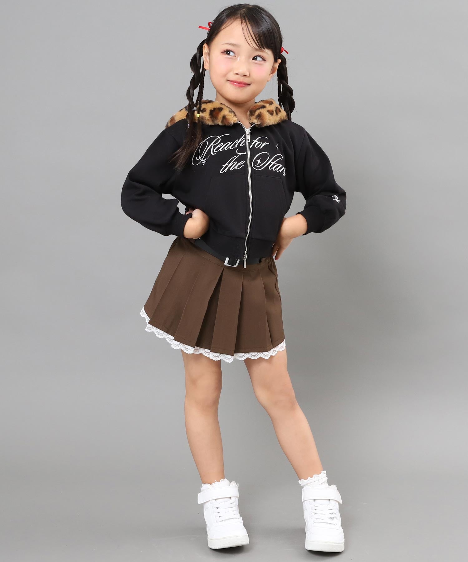 ブラック(110サイズ着用/身長：約115cm)