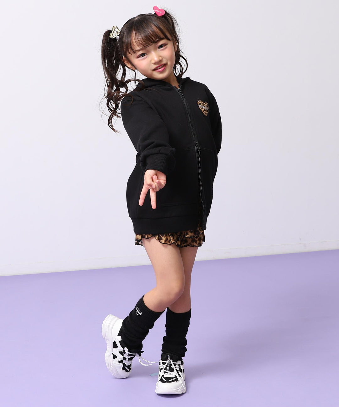 ブラック(110サイズ着用/身長：約112cm)
