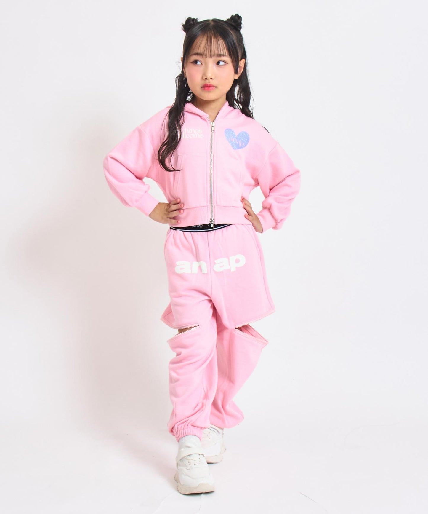 ライトピンク(110サイズ着用/身長：約115cm)