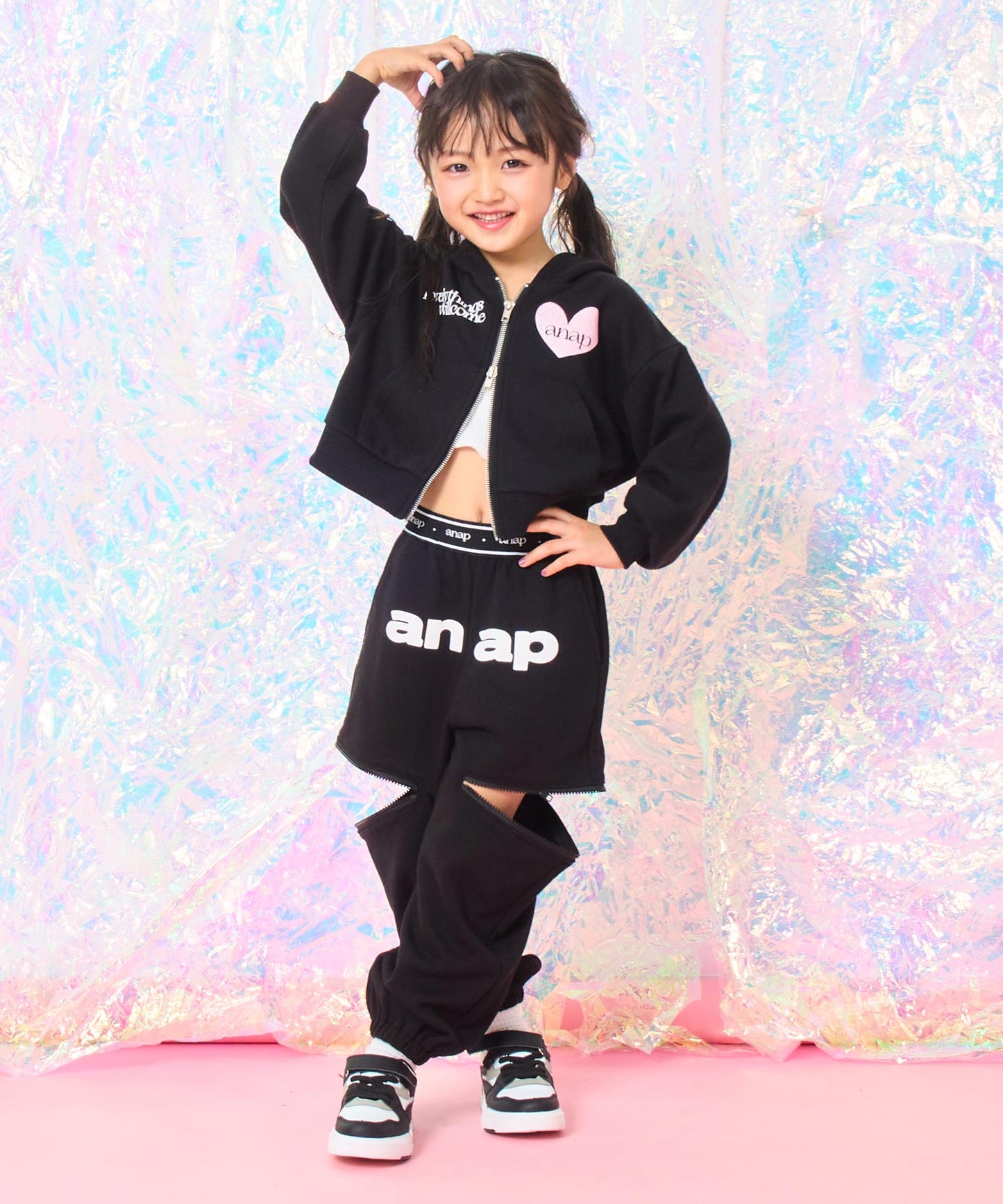 ブラック(110サイズ着用/身長：約113cm)